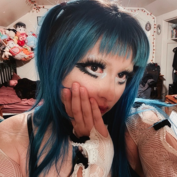 Meet your Posher, Catherine - Picture 3 of 3